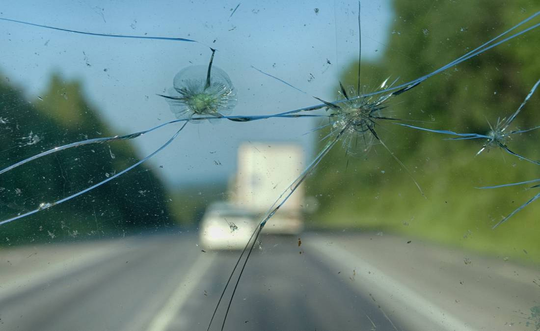 Why Sarasota Drivers Are Replacing Windshields More Often Than Ever